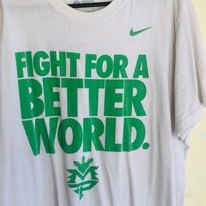 Size doesn’t fit Manny Pacquiao